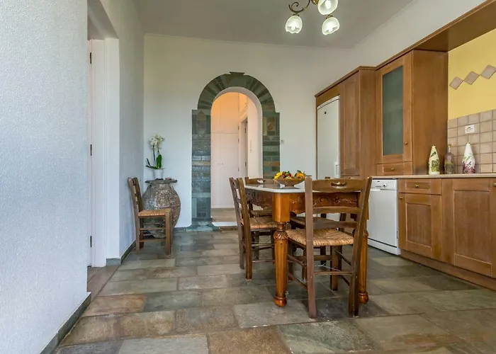 Bliss House Μαντράκια