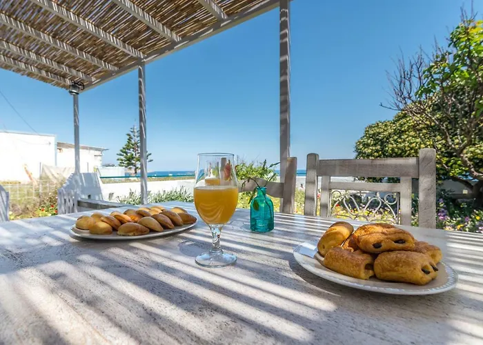 Bliss House Μαντράκια